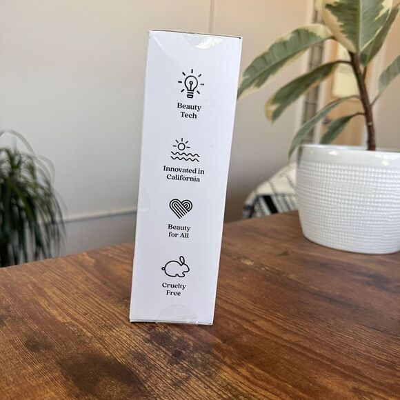 Vanity Planet Outlines Face & Body Ice Roller - Picture 6 of 6